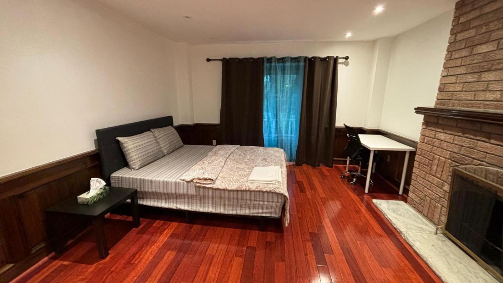 Hollywell Apartment Mississauga Bagian luar foto