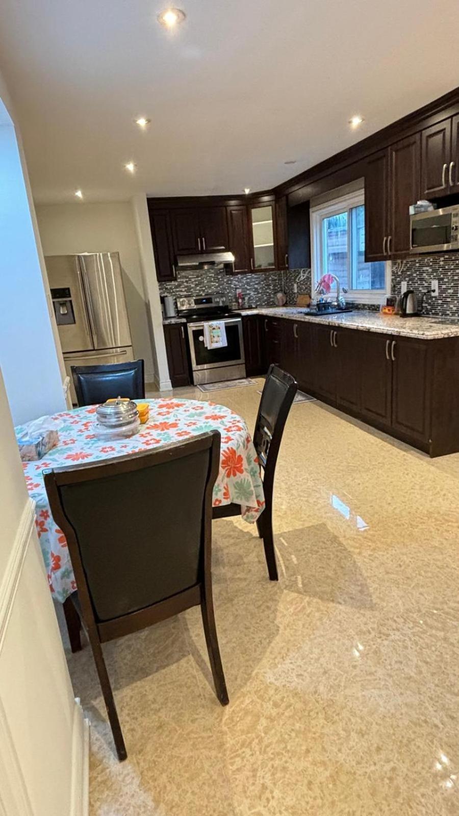 Hollywell Apartment Mississauga Bagian luar foto