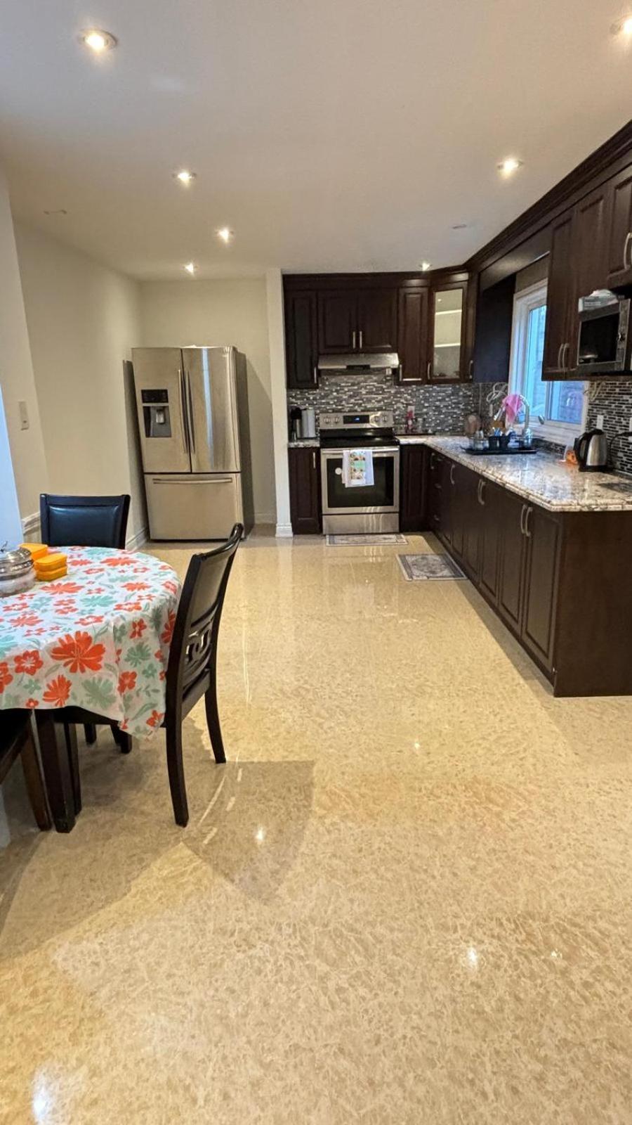 Hollywell Apartment Mississauga Bagian luar foto