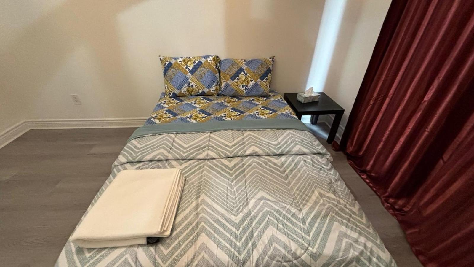 Hollywell Apartment Mississauga Bagian luar foto